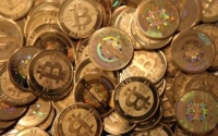 Независимостта и децентрализираността на алтернативната криптовалута BitCoin е поставена в опасност